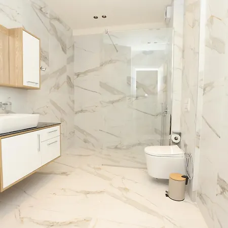 Jon's Garden Daire Tiran