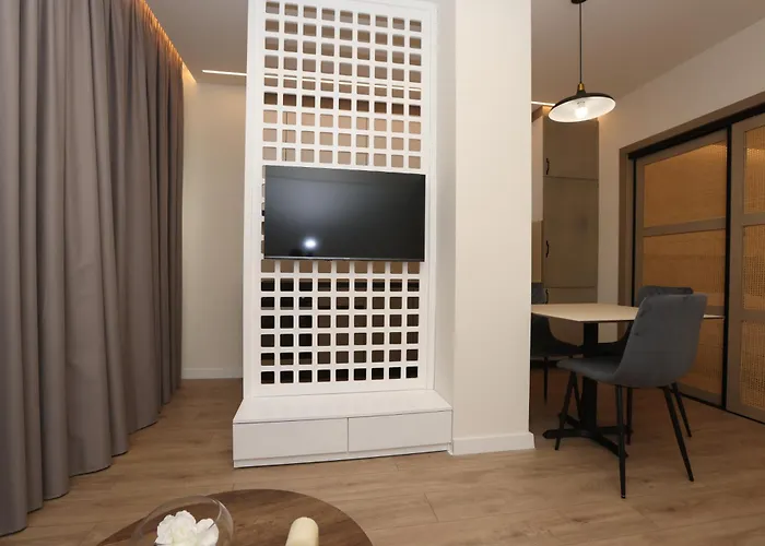 Jon's Garden * 地拉那