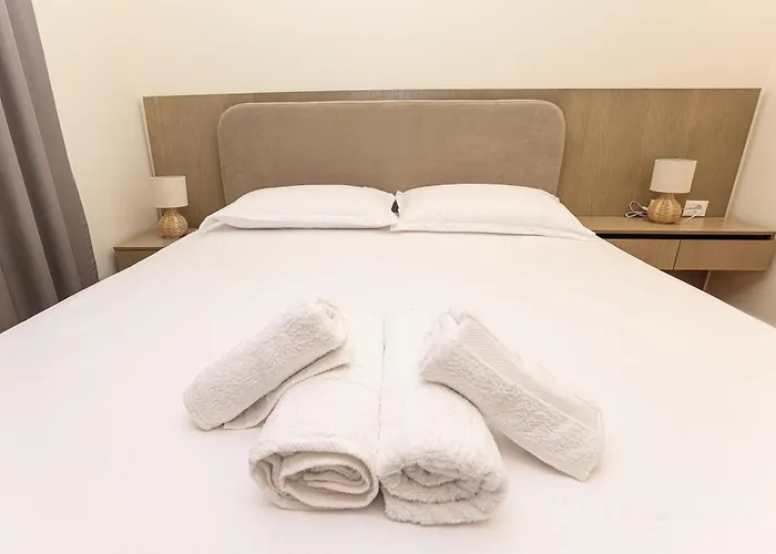 アパート Jon's Garden ティラナ