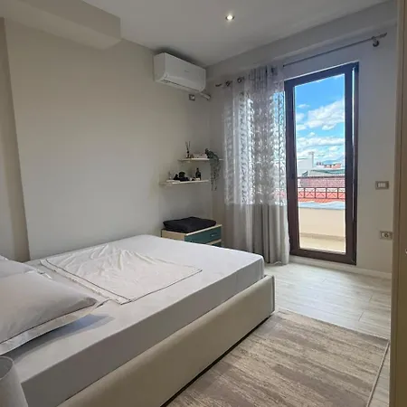 Appartement Jon's Garden Tirana