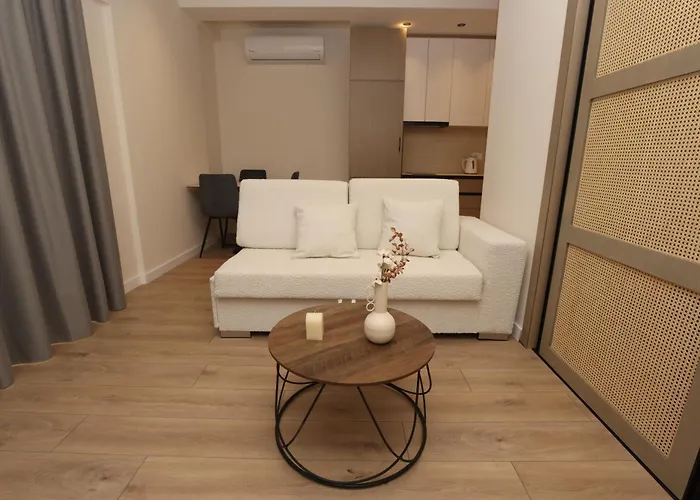 Jon's Garden Apartment Tirana