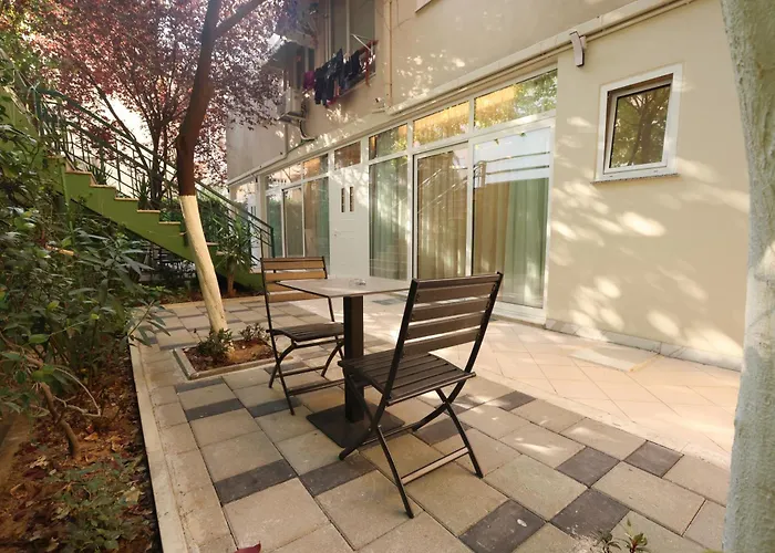 Jon's Garden * Tirana